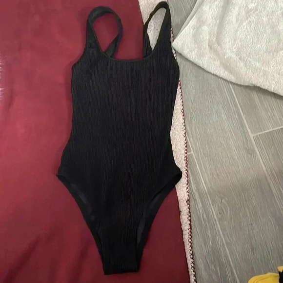Madewell ribbed swimsuit - Picture 3 of 11